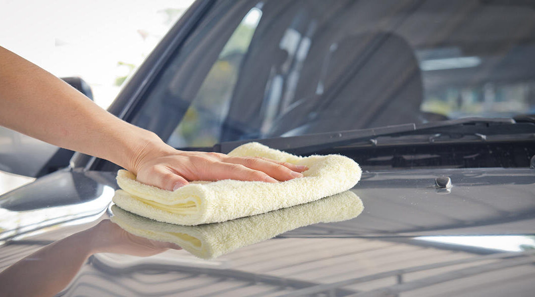 What to Use to Clean the Surface Before Painting a Car  